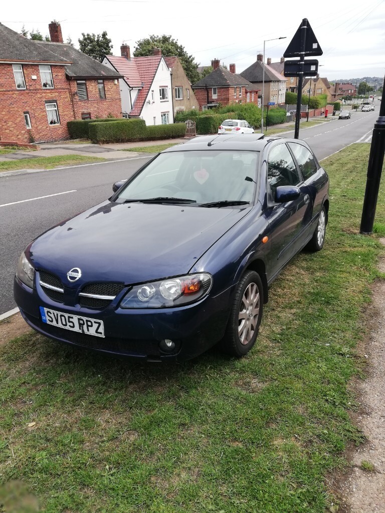 Nissan almera hatchback