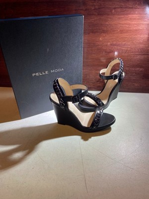 Brand New Pelle Moda Wayne Black Calf 6.5 M Chain link