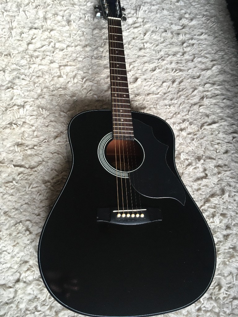 HONDO ACOUSTIC GUITAR 6 STRING VINTAGE. H124 BHM. COLLECT ONLY. LONDON SW20 in Raynes Park
