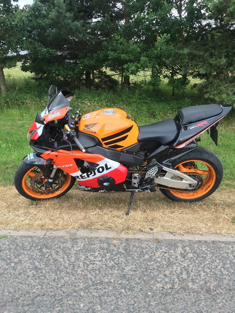 Honda cbr 900rr fireblade
