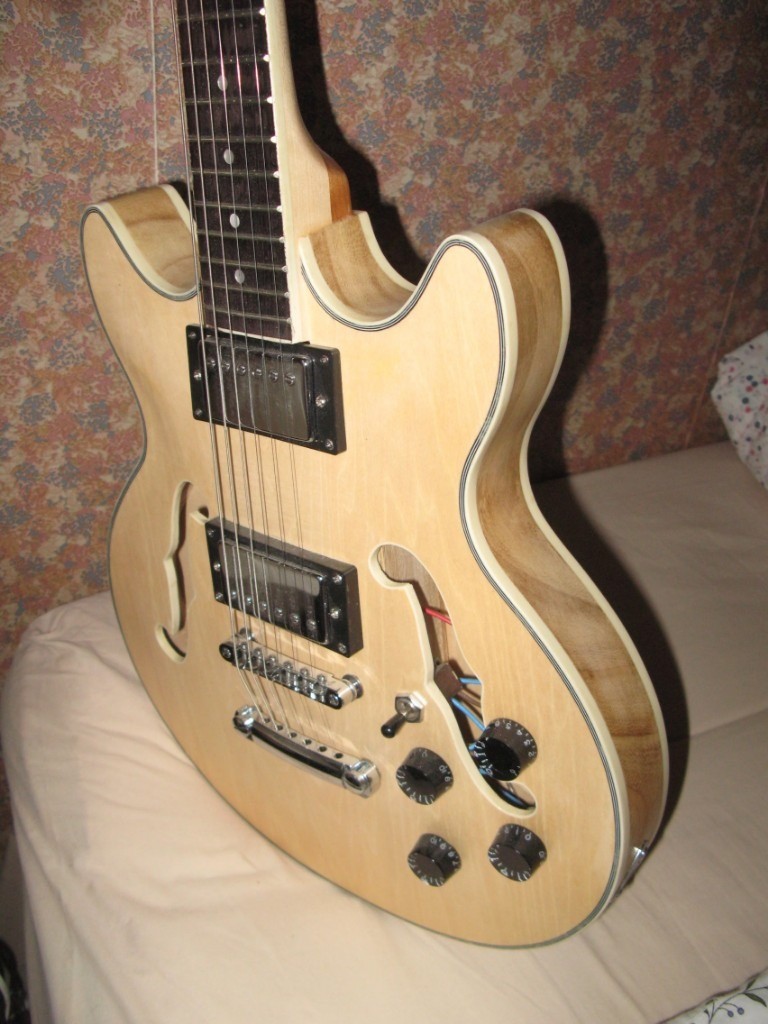 Semi Acoustic Guitar in Sheffield, South Yorkshire Gumtree