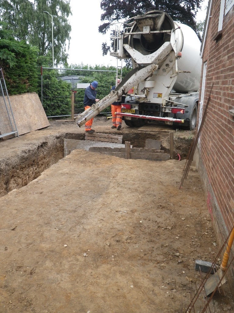 FOOTINGS DUG FOUNDATIONS DUG, OVERSITE CLEARED, DIGGER & DUMPER HIRE