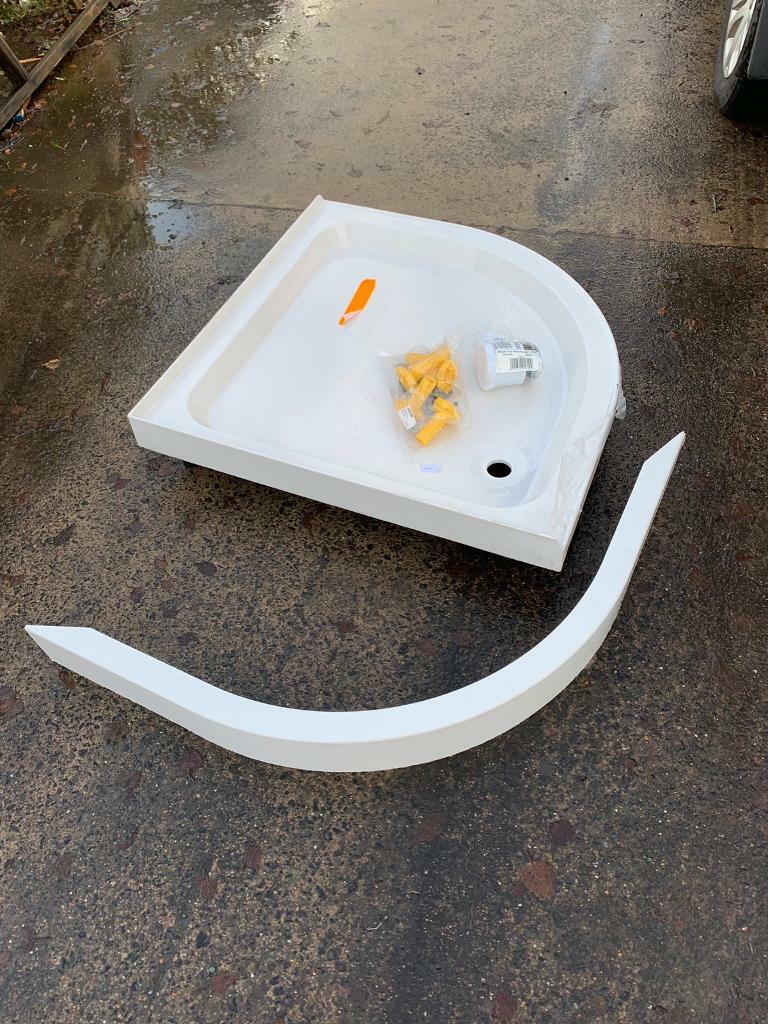 Corner / Quadrant Shower Tray Brand New in Borrowstounness, Falkirk