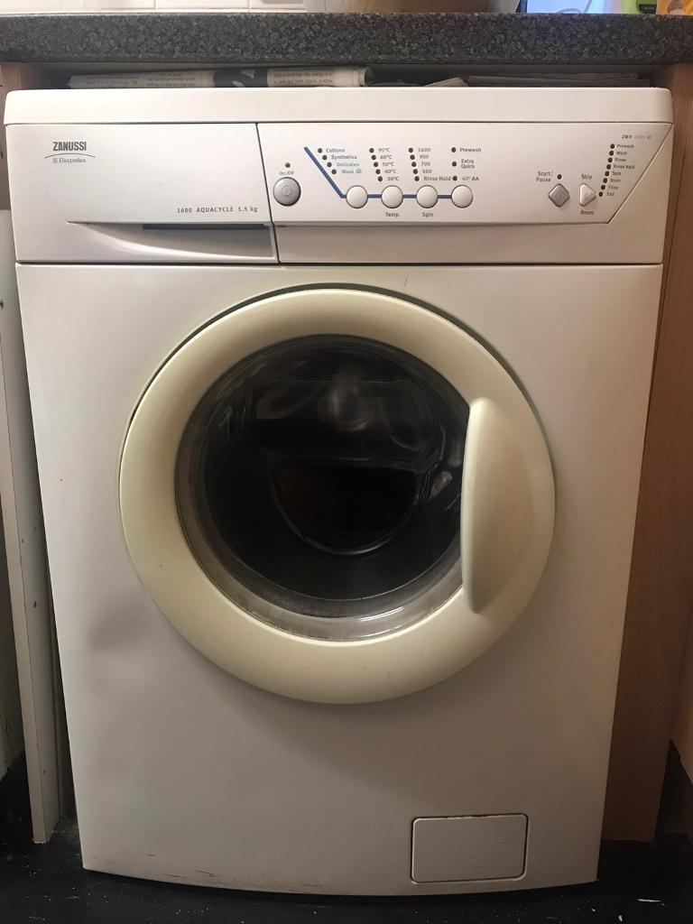 Zanussi 1600 Aquacycle 5.5kg Free Standing Washing Machine in