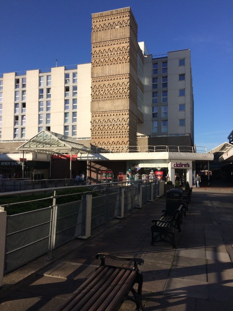 Large Bedsit above Cwmbran Shopping Centre in Cwmbran, Torfaen Gumtree