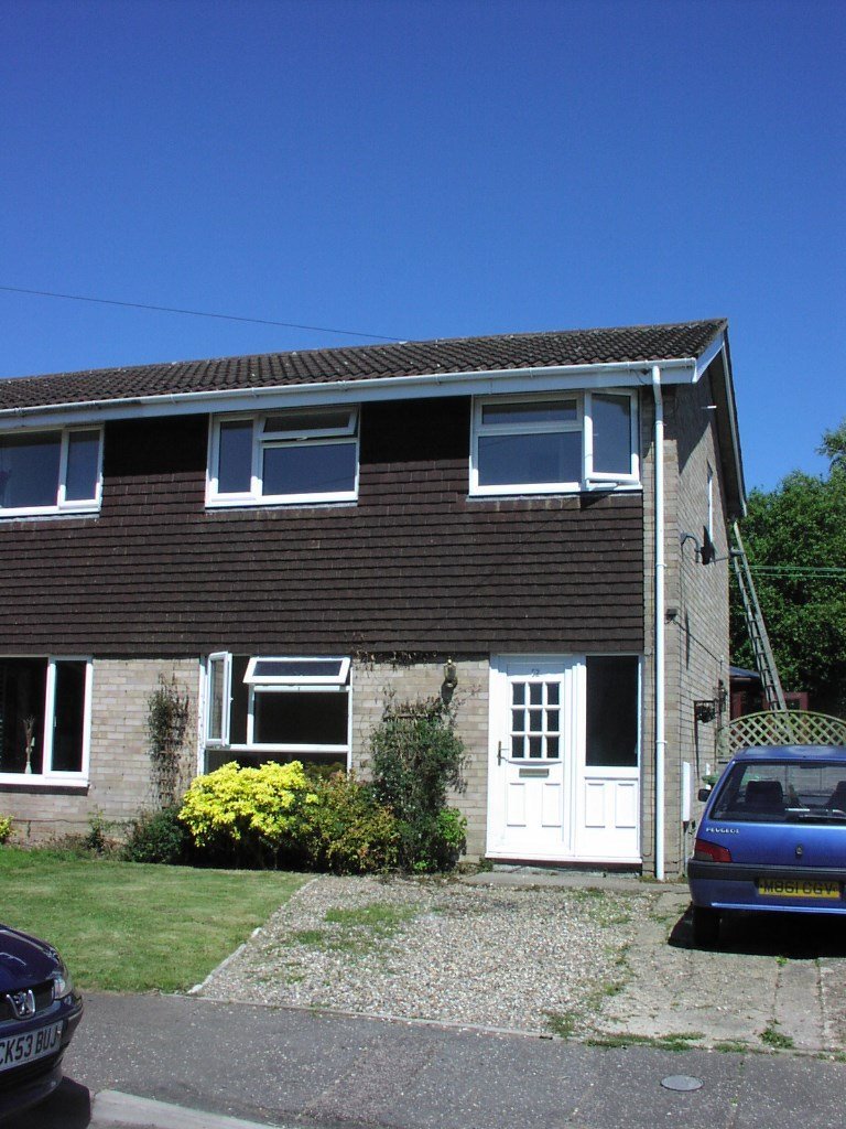 HORSFORD The Shrublands. A largerthanaverage unfurnished three