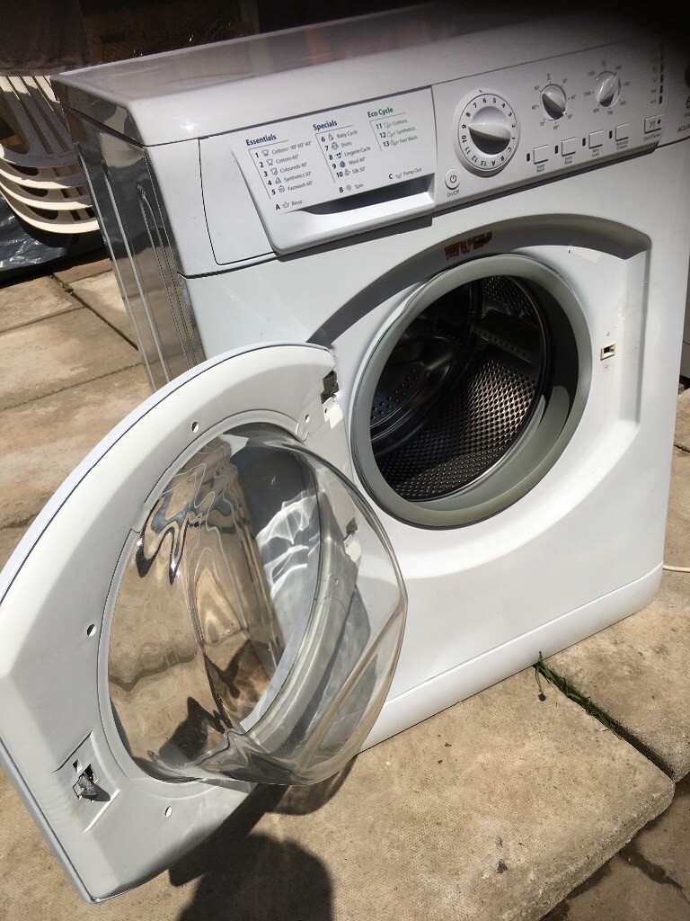 For sale a lovely white washing machine. Perfect working order in Coventry, West Midlands