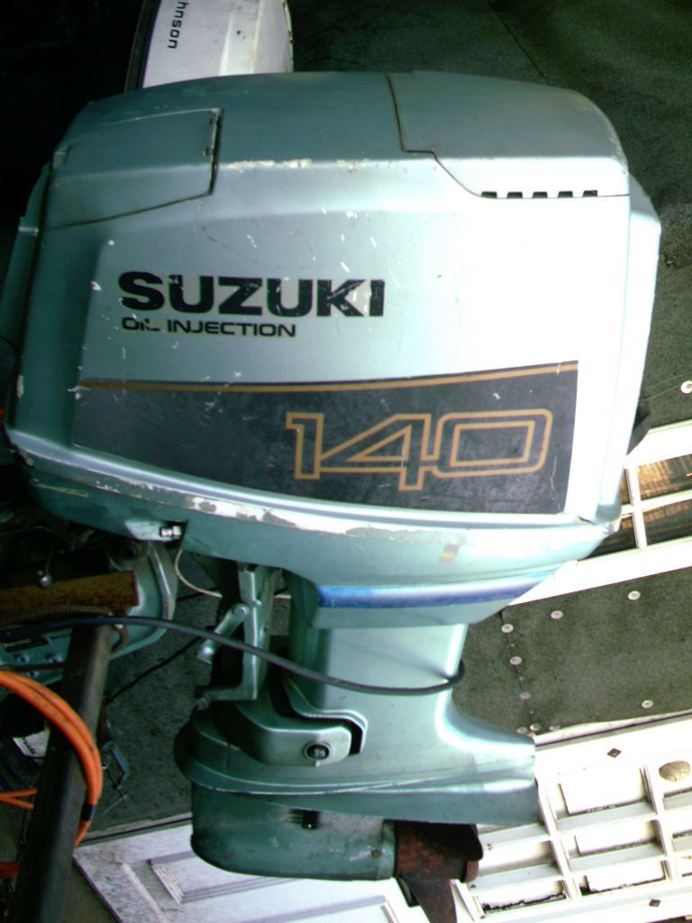 OUTBOARD BOAT ENGINE SUZUKI 140 HP OIL INJECTION P.T.T in Newcastle