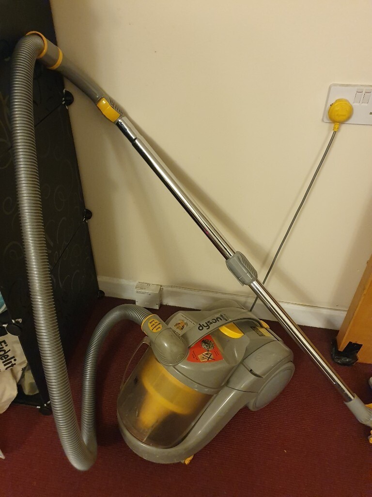 (Old model) Dyson bagless hoover vacuum cleaner in Whitechapel