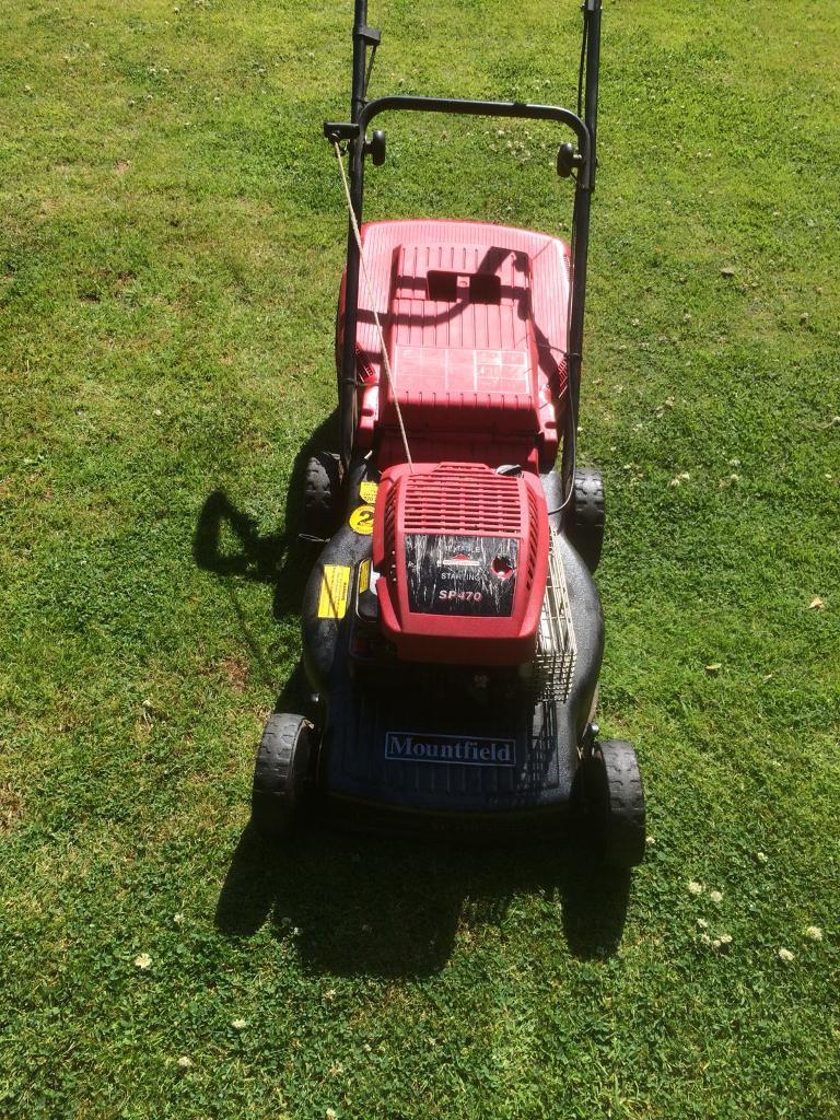 Self propelled petrol lawnmower Mountfield SP470