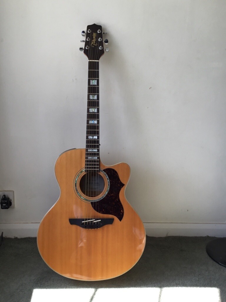 Takamine 6string electroacoustic guitar. As good as new. in
