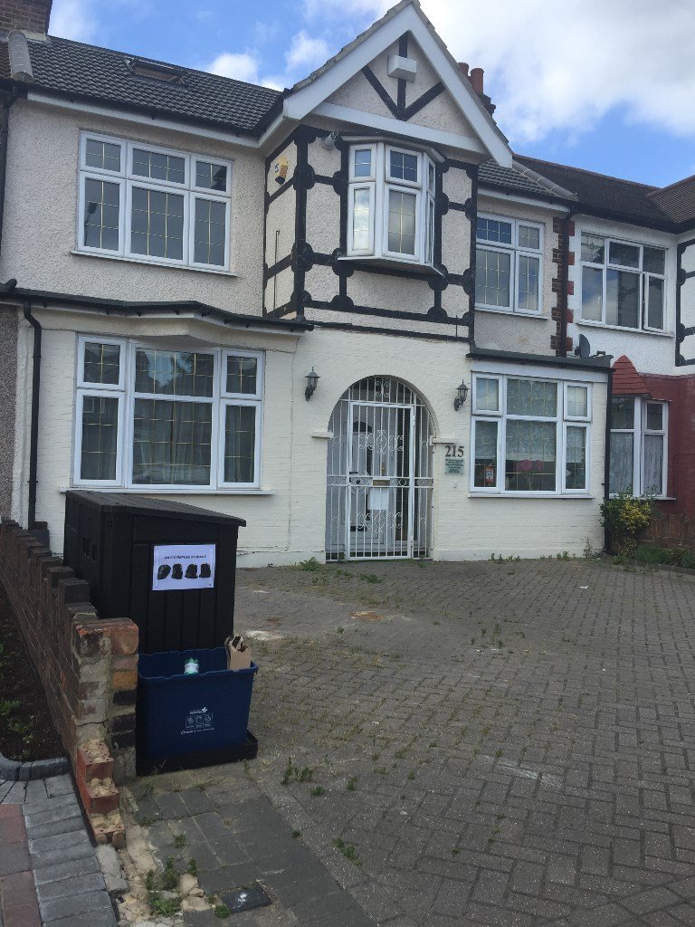 Room to Rent in Redbridge/Gants Hill Central Line ALL BILLS AND WIFI