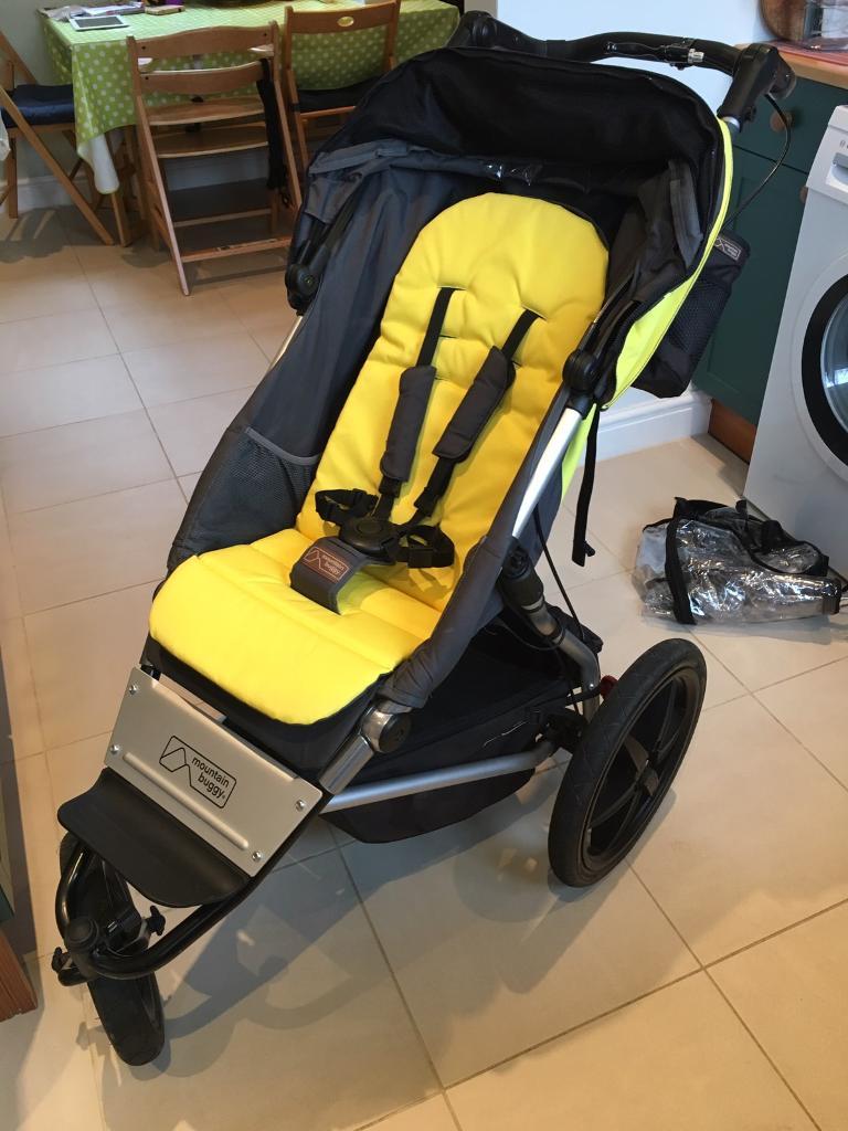 Mountain Buggy Terrain Solus with matching Carrycot in St Albans