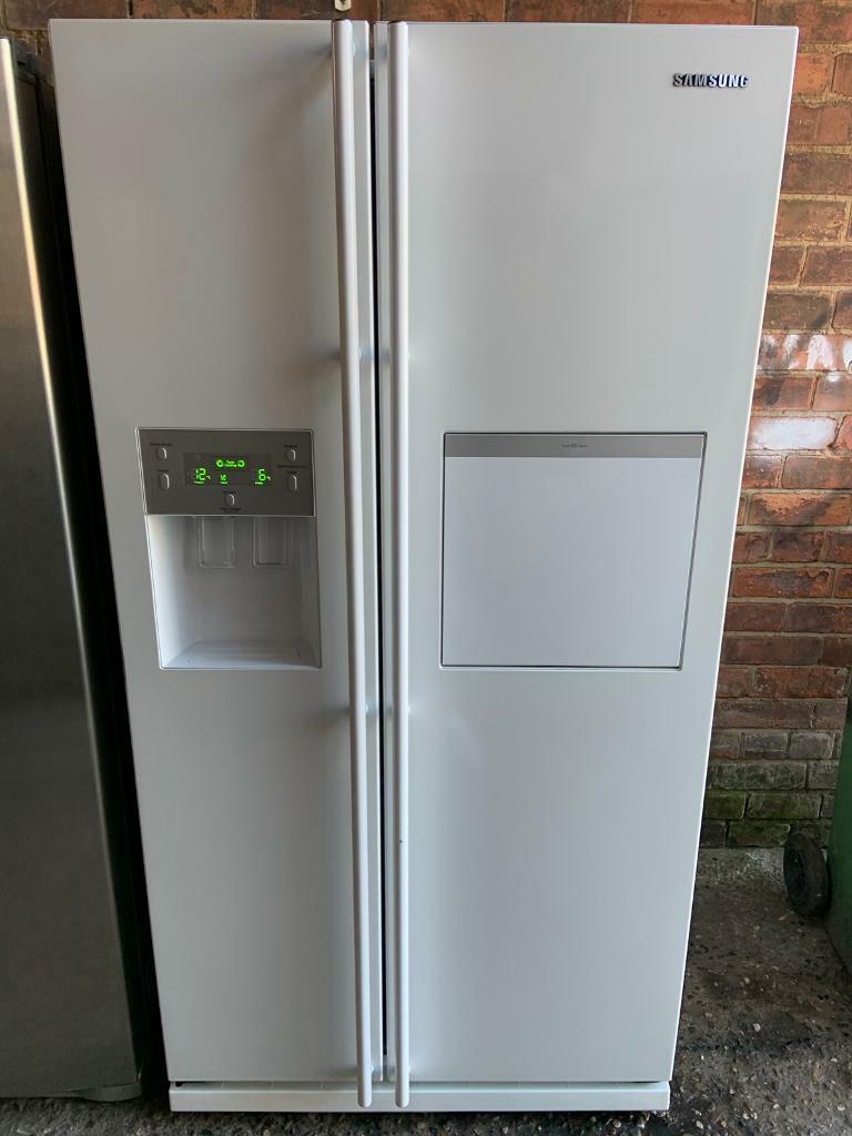 White American fridge freezer Samsung in Leicester, Leicestershire