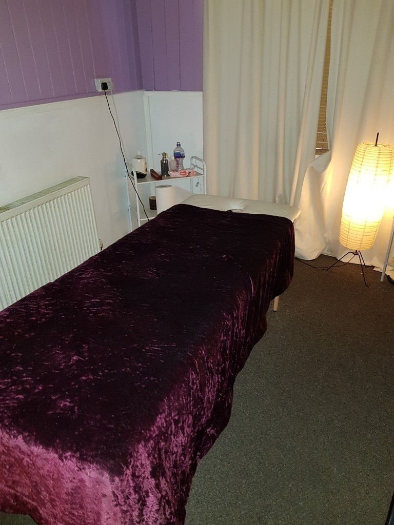 4 Handed Massage by Male & Female or Male & Male in Coventry, West