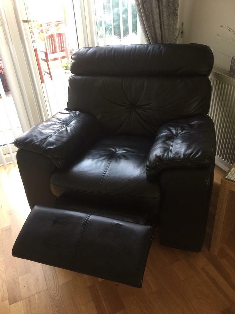 Black leather recliner chair in Hull, East Yorkshire Gumtree