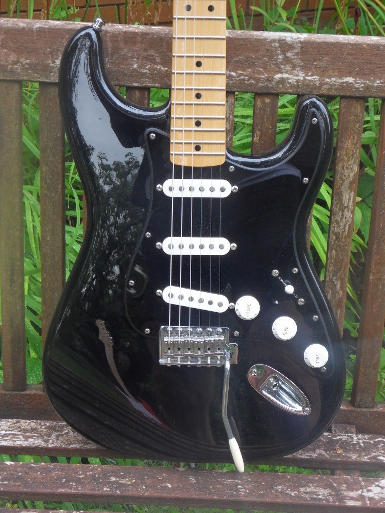 Fender Stratocaster David Gilmour's Replica Black Strat in Chepstow