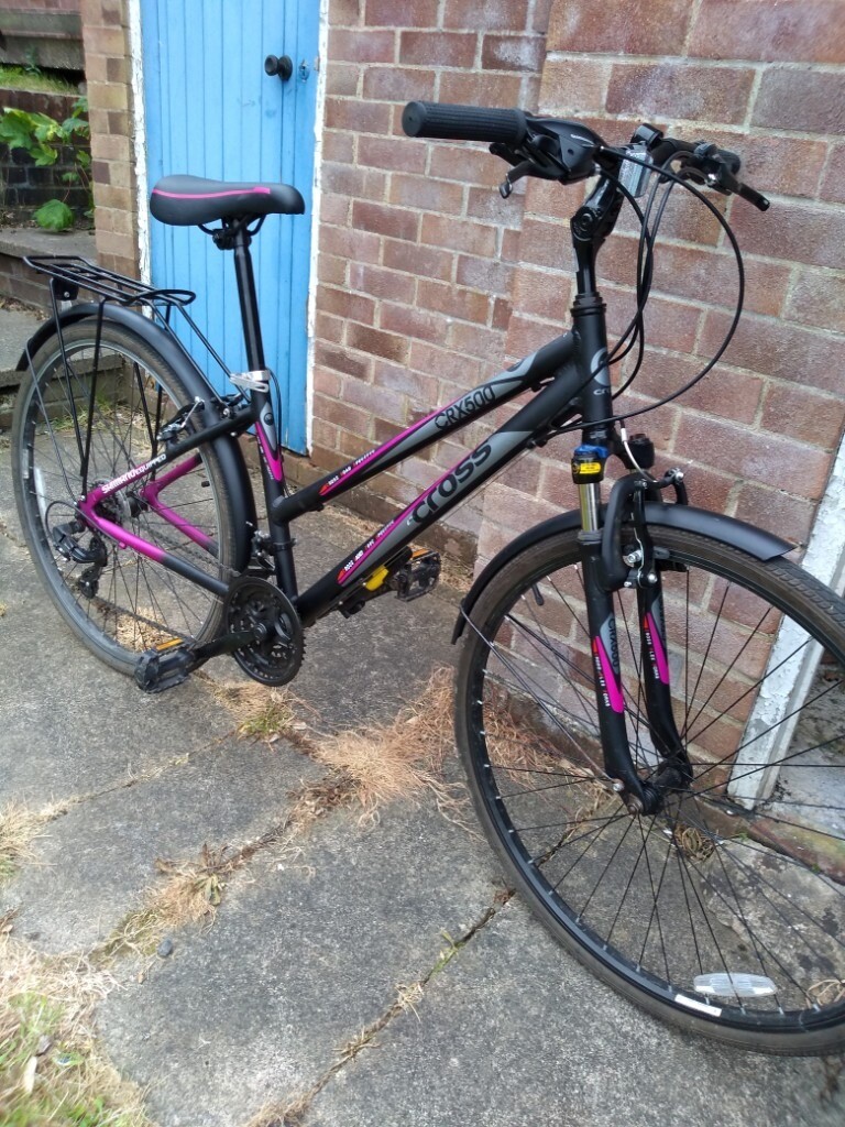 Cross CRX500 28 inch Wheel Size Women's Hybrid Bike in Leatherhead