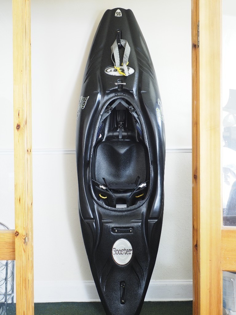 Riot Booster 55 whitewater Kayak, used playboat/kayak in very good