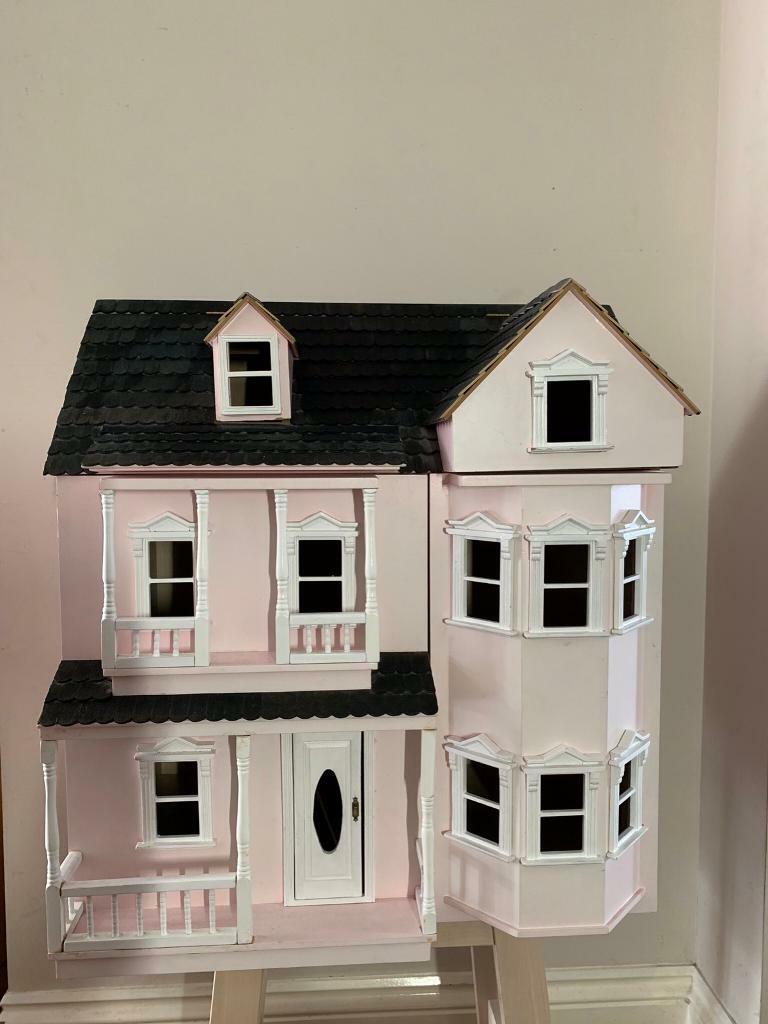 Doll house in Isleworth, London Gumtree