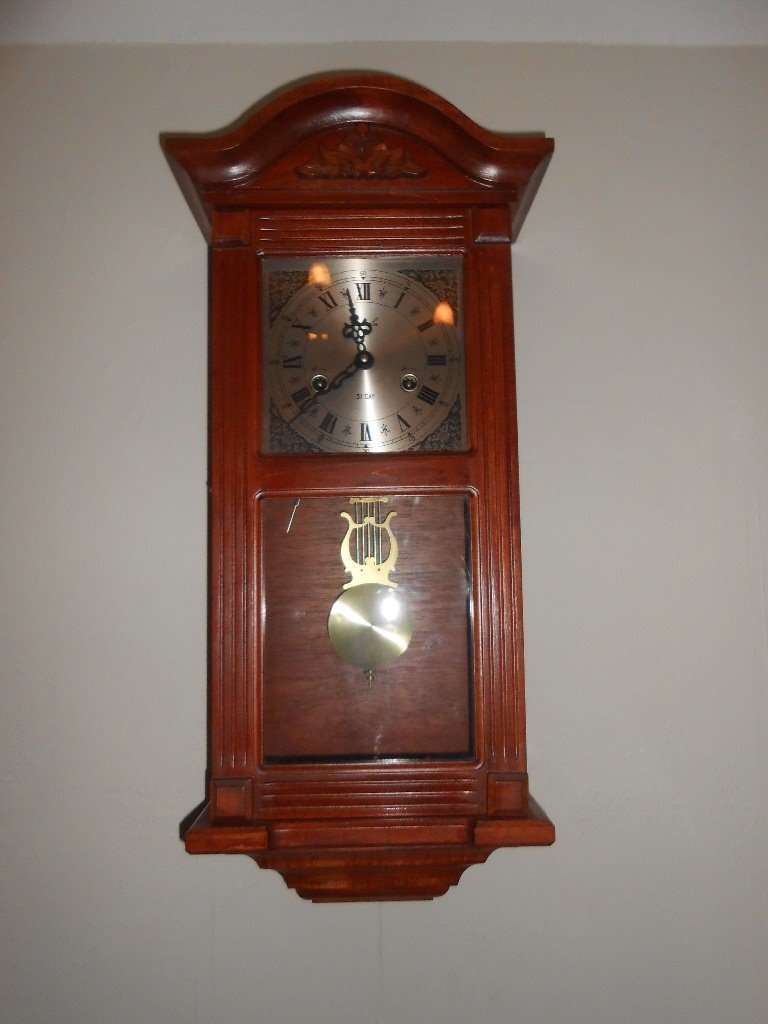 ANTIQUES VINTAGE STYLE LINCOLN WALL CLOCK in East Ardsley, West