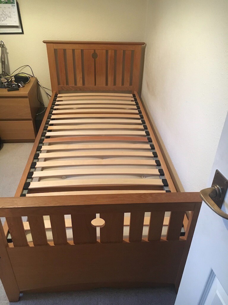 John Lewis oak trundle single bed in very good condition. in Swindon