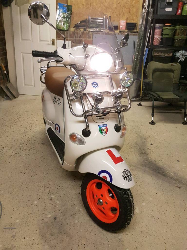 Piaggio Vespa et4 125cc LOOK