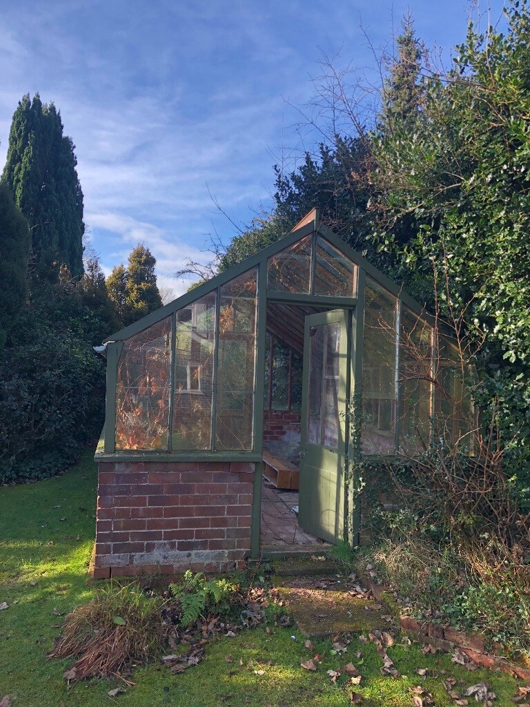 Greenhouse free to be deconstructed and taken away in Wilmslow