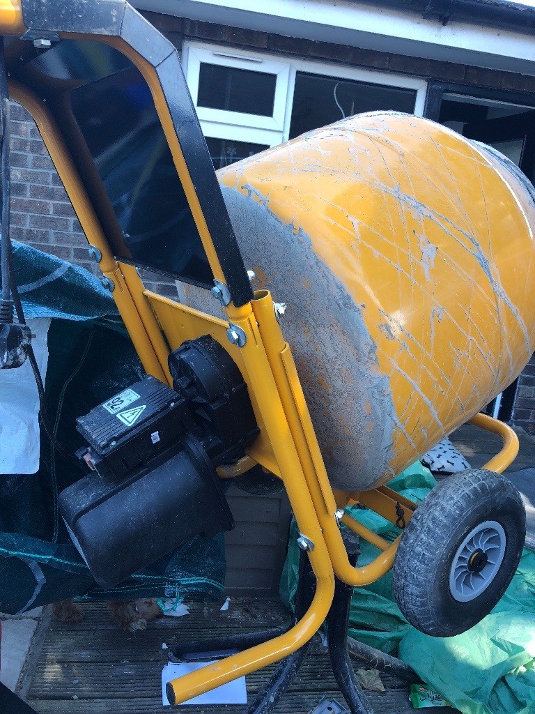 JCB CEMENT MIXER. (Bought 4 weeks ago. Used for one job) in
