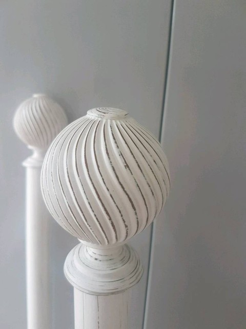 2 Laura Ashley Wooden Curtain Poles With Full Matching Set In