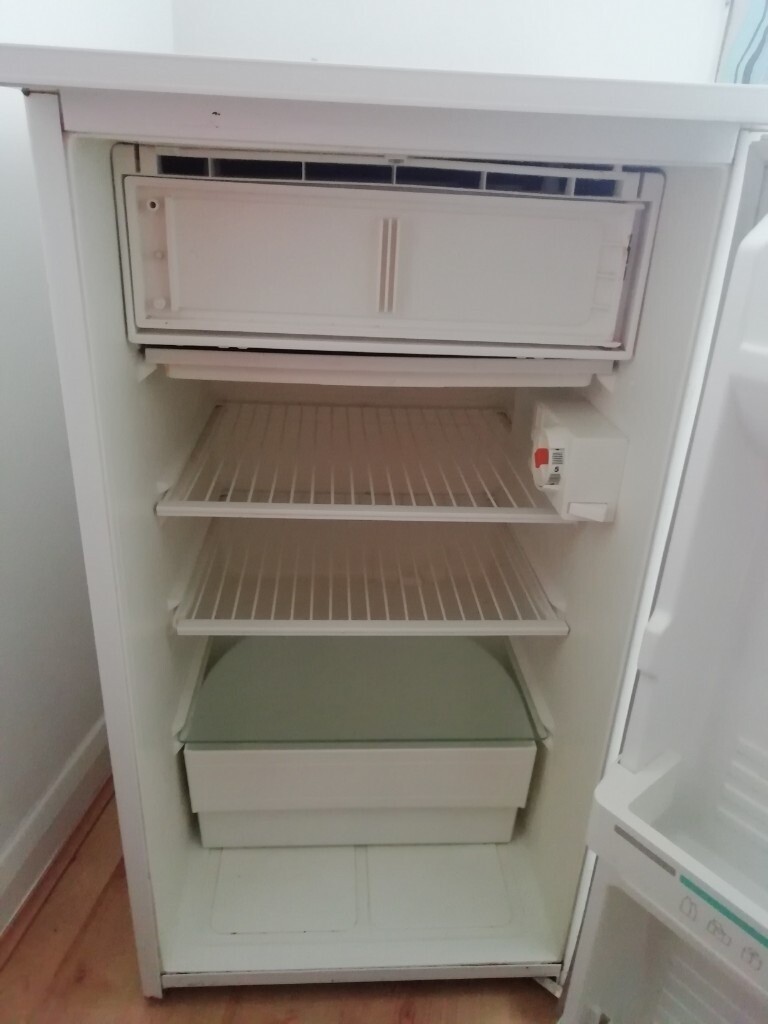 Fridge in good conditions (with freezer drawer) in Bicester