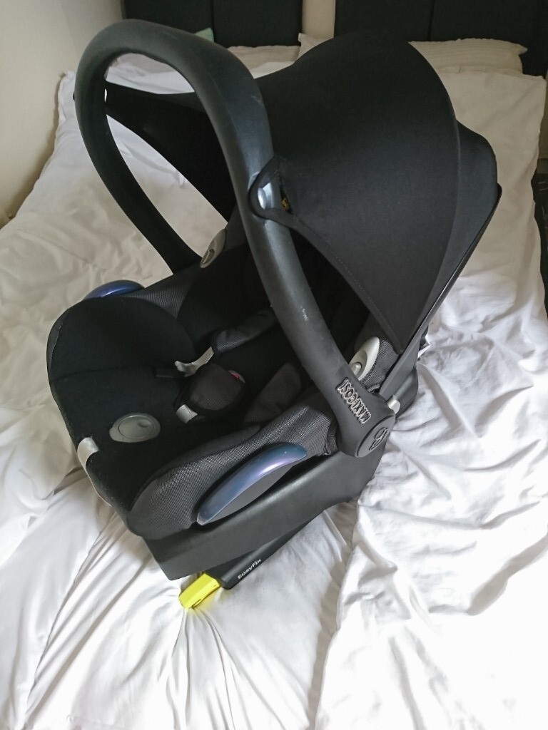Maxi-Cosi Cabriofix Seat and Base ISOFIX in good condition | in