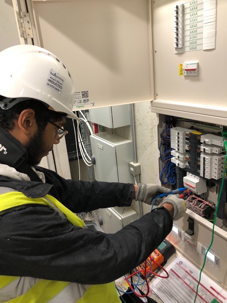 Cheap & Reliable JIB Qualified Electrician 💡 in Walthamstow, London