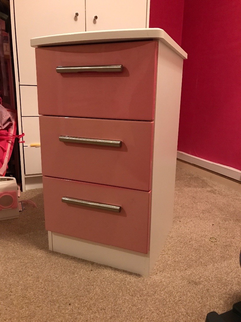 Small pink chest of drawers in Swindon, Wiltshire Gumtree