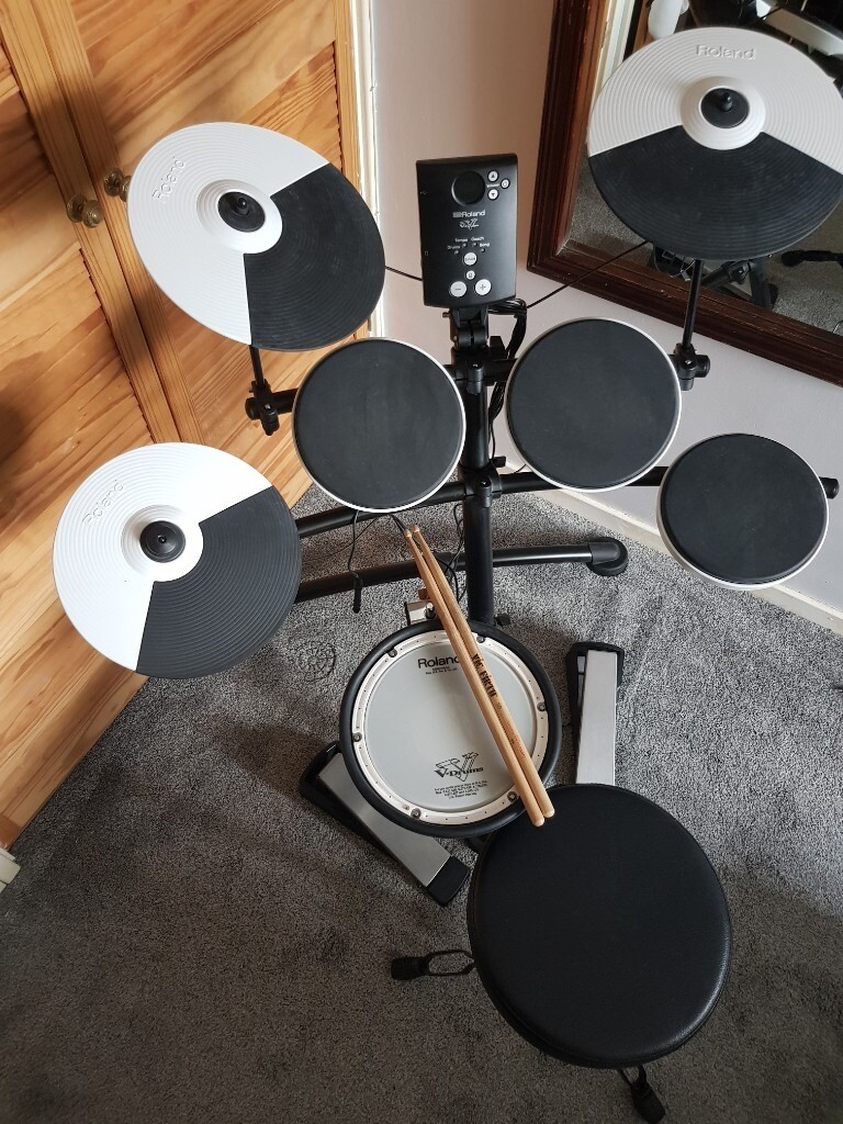 Roland TD1K VDrums Electronic Drum Kit in Corby, Northamptonshire