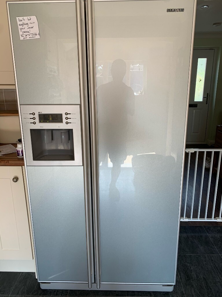 Samsung American Style Fridge Freezer MODEL RS21JLSG (Full working