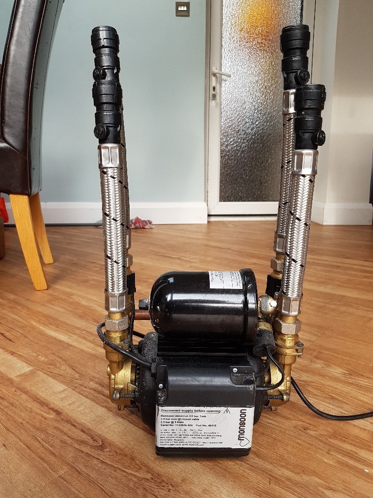 Stuart Turner 3 bar universal shower pump, used but excellent condition in Sutton, London