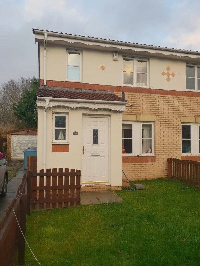Three Bedroom Semi Detached Property in Murray Crescent, Newmains in