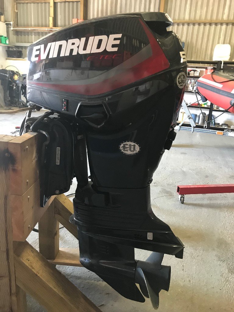 50HP EVINRUDE ETEC OUTBOARD BOAT ENGINE 2015 MODEL ONLY 33 HOURS USE