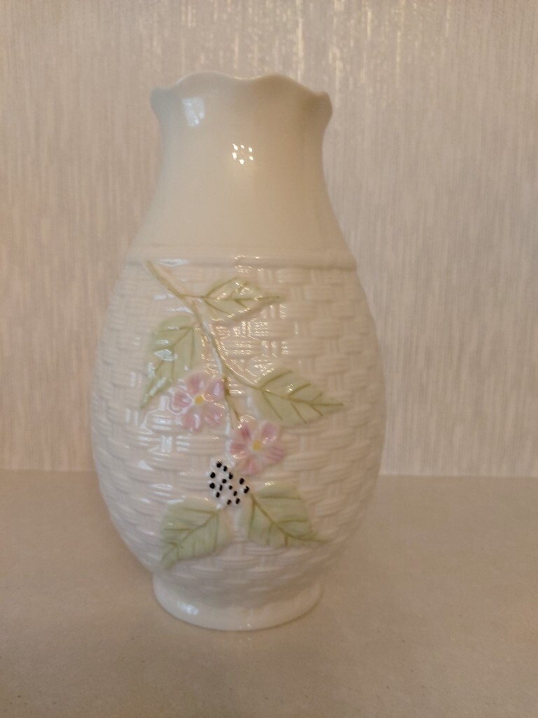 VINTAGE BELLEEK VASE BASKET WEAVE DESIGN WITH PINK FLOWERS