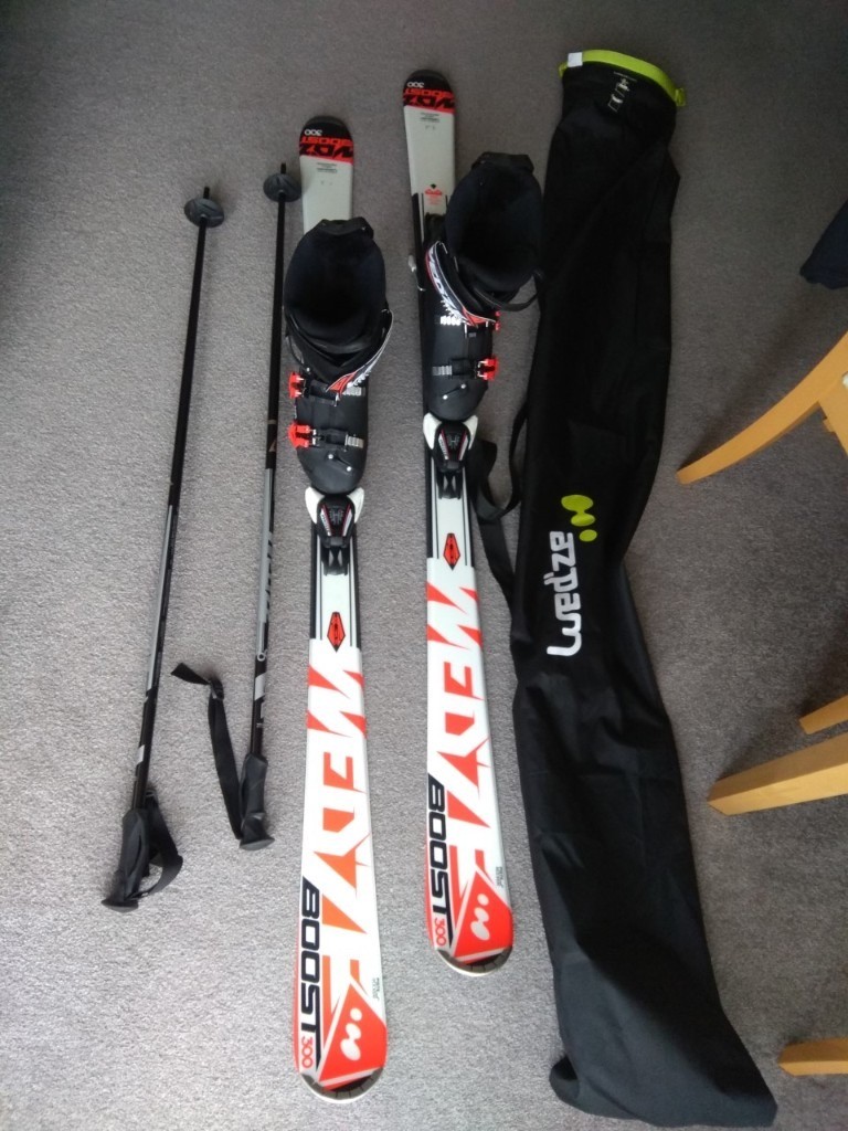 Ski full set pack Skis, Boots and Poles. Used once in Edinburgh