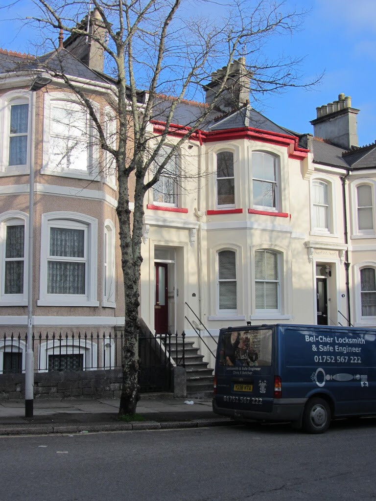Spacious unfurnished 1 bedroom flat in Stoke Plymouth in Plymouth