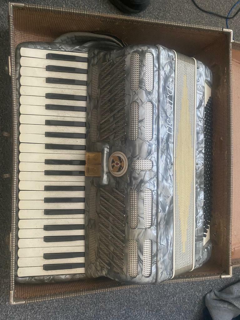 Accordion in Uddingston, Glasgow Gumtree