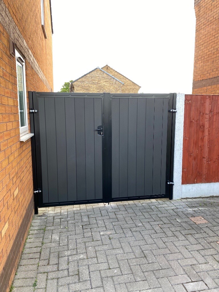 HEAVY DUTY STEEL GATES COMPOSITE GATE AND FENCING LIVERPOOL MERSEYSIDE