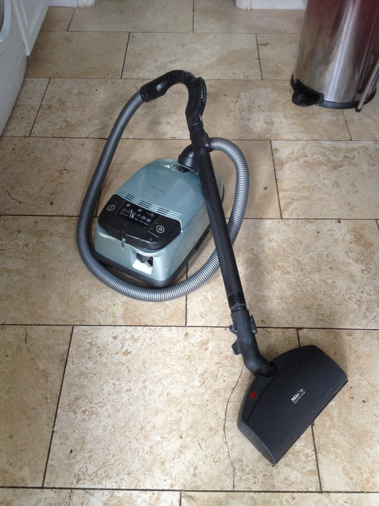 Miele Revolution Vacuum cleaner with electrically powered turbobrush