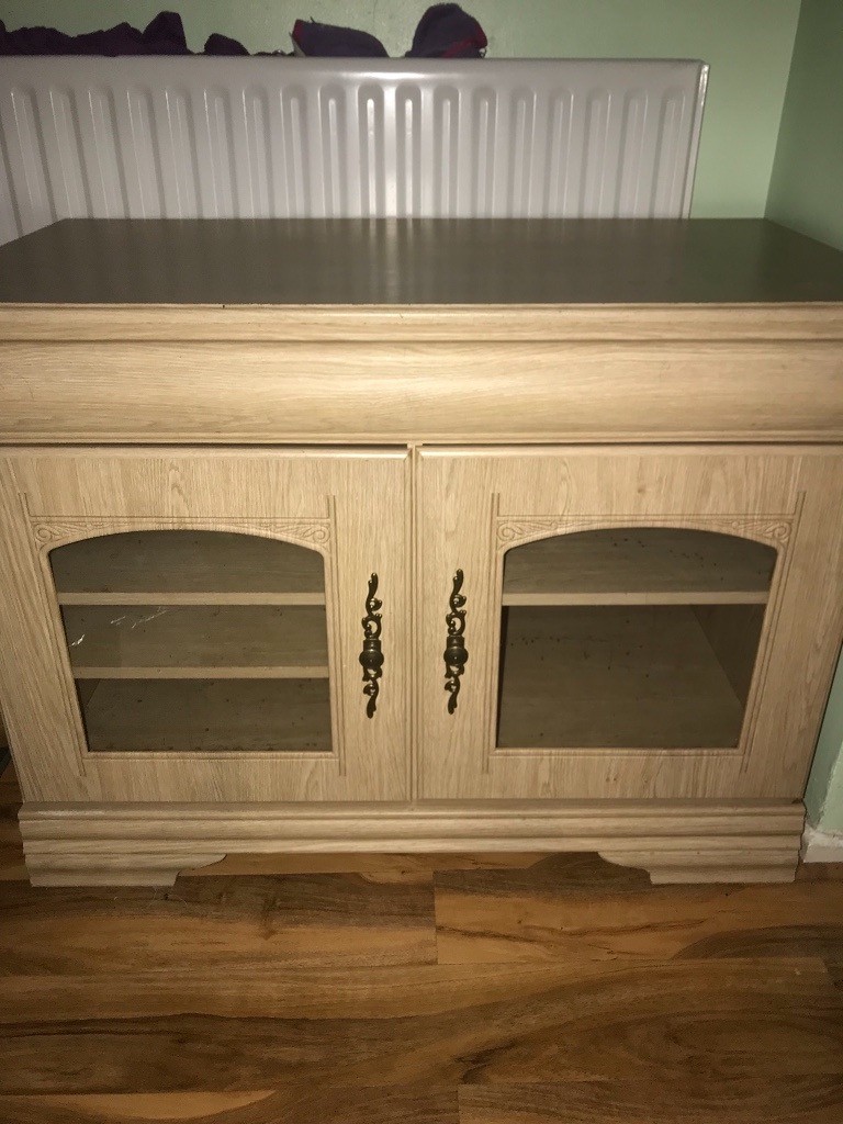 *USED CONDITION* TV with Glass Doors Light Oak in Limehouse