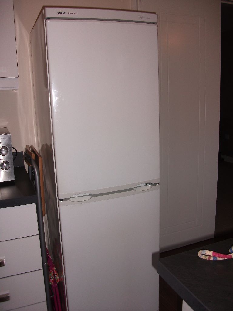 Bosch Classixx Fridge Freezer Model Number KGV28325 Excellent Condition in Darlington