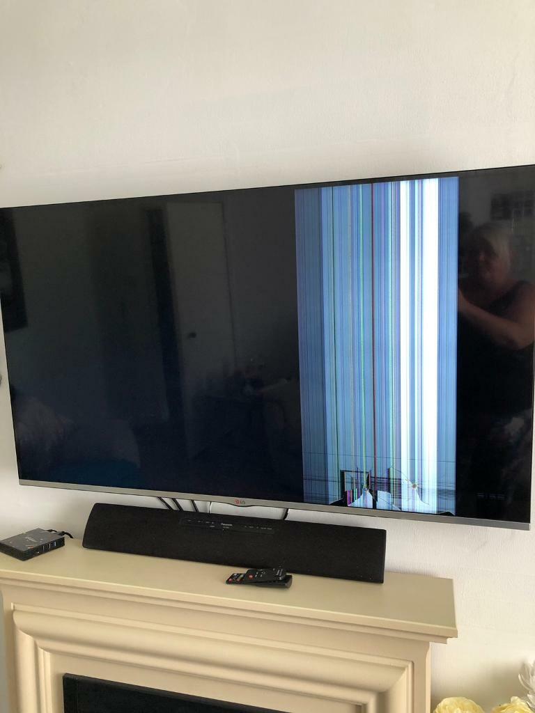 55 inch. Smart tv has cracked screen in Kilmarnock, East Ayrshire