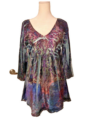 DESIGNER BLOUSE-L-MULTICOLOR PRINT-POLY/SPANDEX VELVET-V NECK-3/4 SL-BRAND REM.