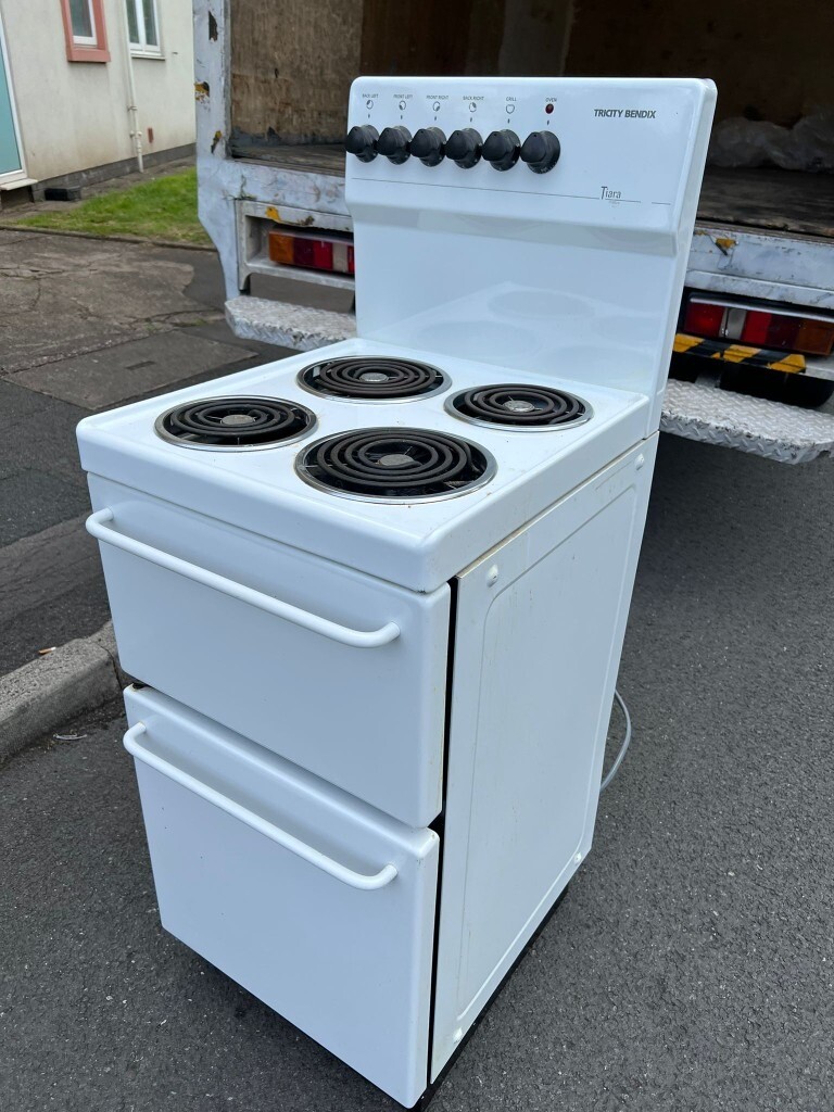 TRICITY BENDIX ELECTRIC COOKER GRILL OVEN FREESTANDING DELIVERY FREE
